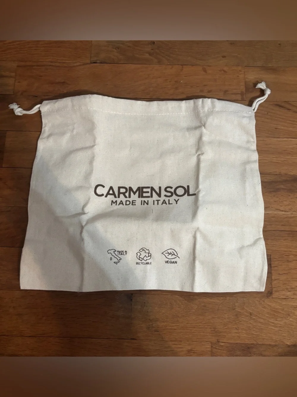 Carmen Sol features convenient